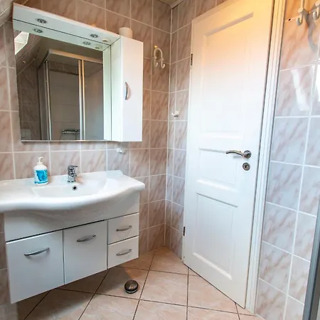 Langfeld, Christa Διαμέρισμα