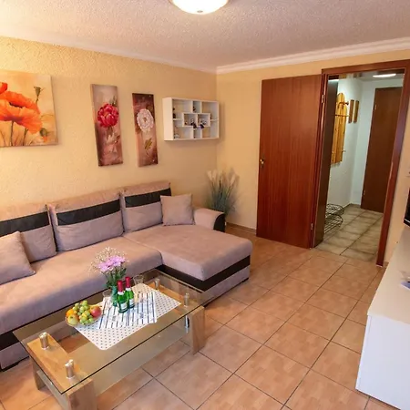 Διαμέρισμα Langfeld, Christa *